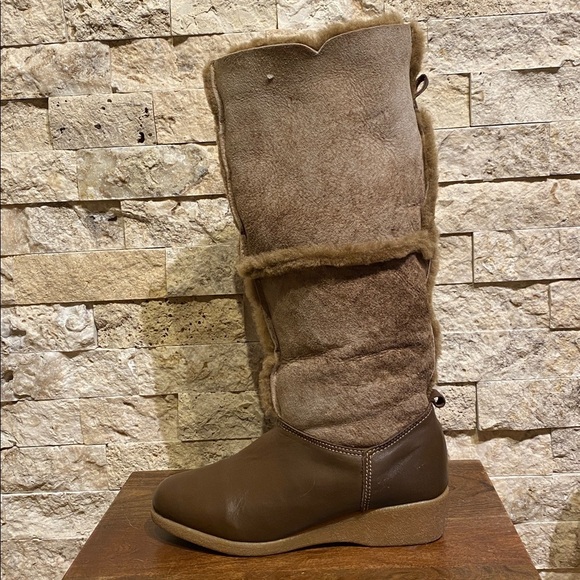 Mocatem Shearling Après-Ski Boots – Size 7 – Made in Canada - Picture 6 of 16